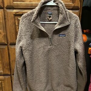Patagonia women’s Zip-Up Fleece Sweater - Brown